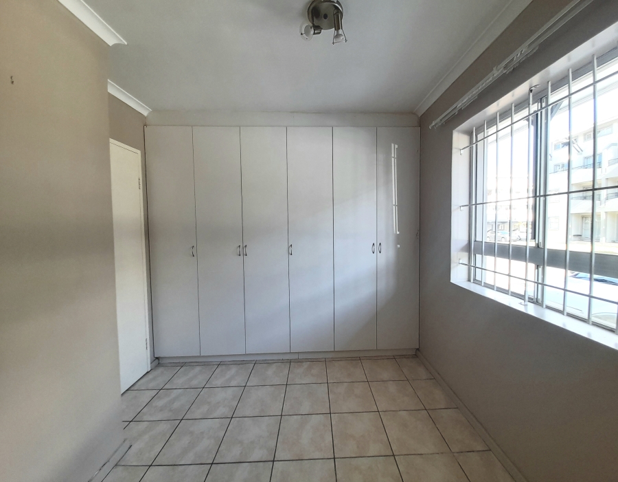 8 Bedroom Property for Sale in Uitzicht Western Cape